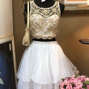 NWT 2 piece Homecoming or Prom Sz 7